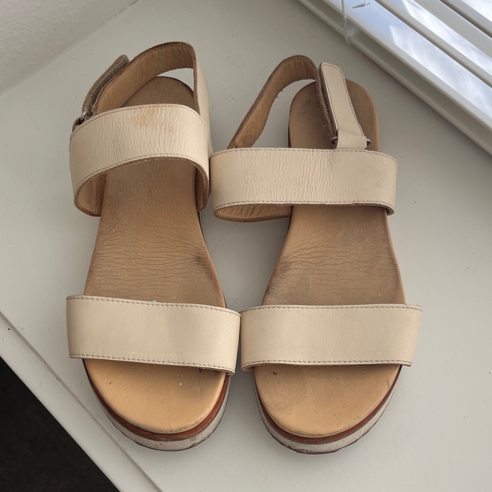 Nisolo Cream Double-Strap Slingback Sandals